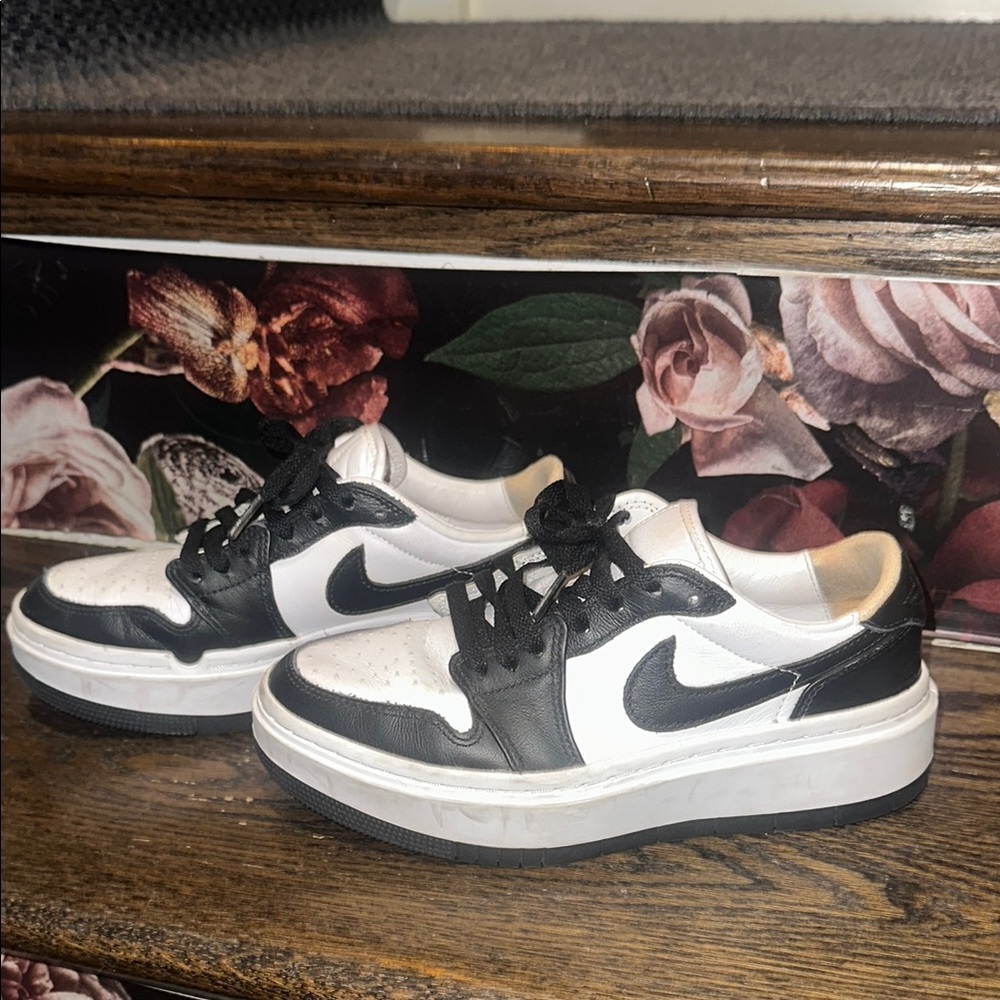 Black and White Nike Low-Dunk Sneakers